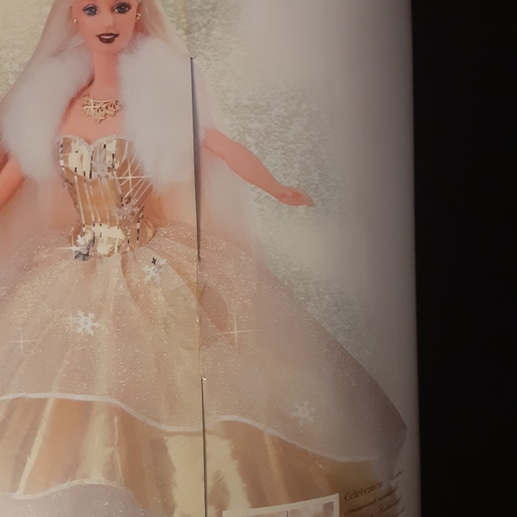 2000 Celebration Barbie - Picture 4 of 8